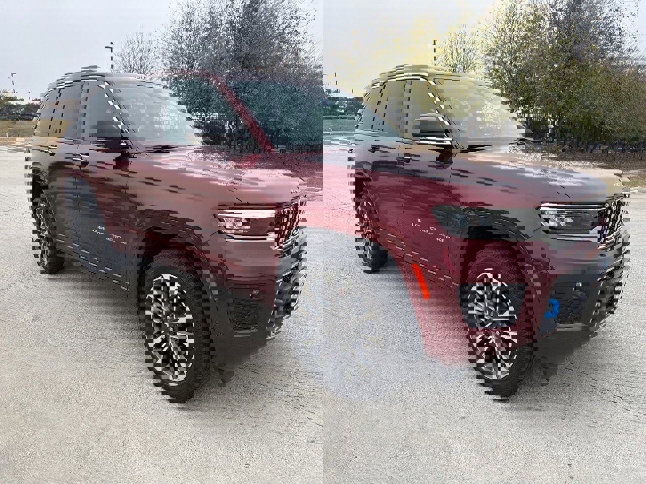 Used 2023 Jeep Grand Cherokee Overland w/ Luxury Tech Group IV