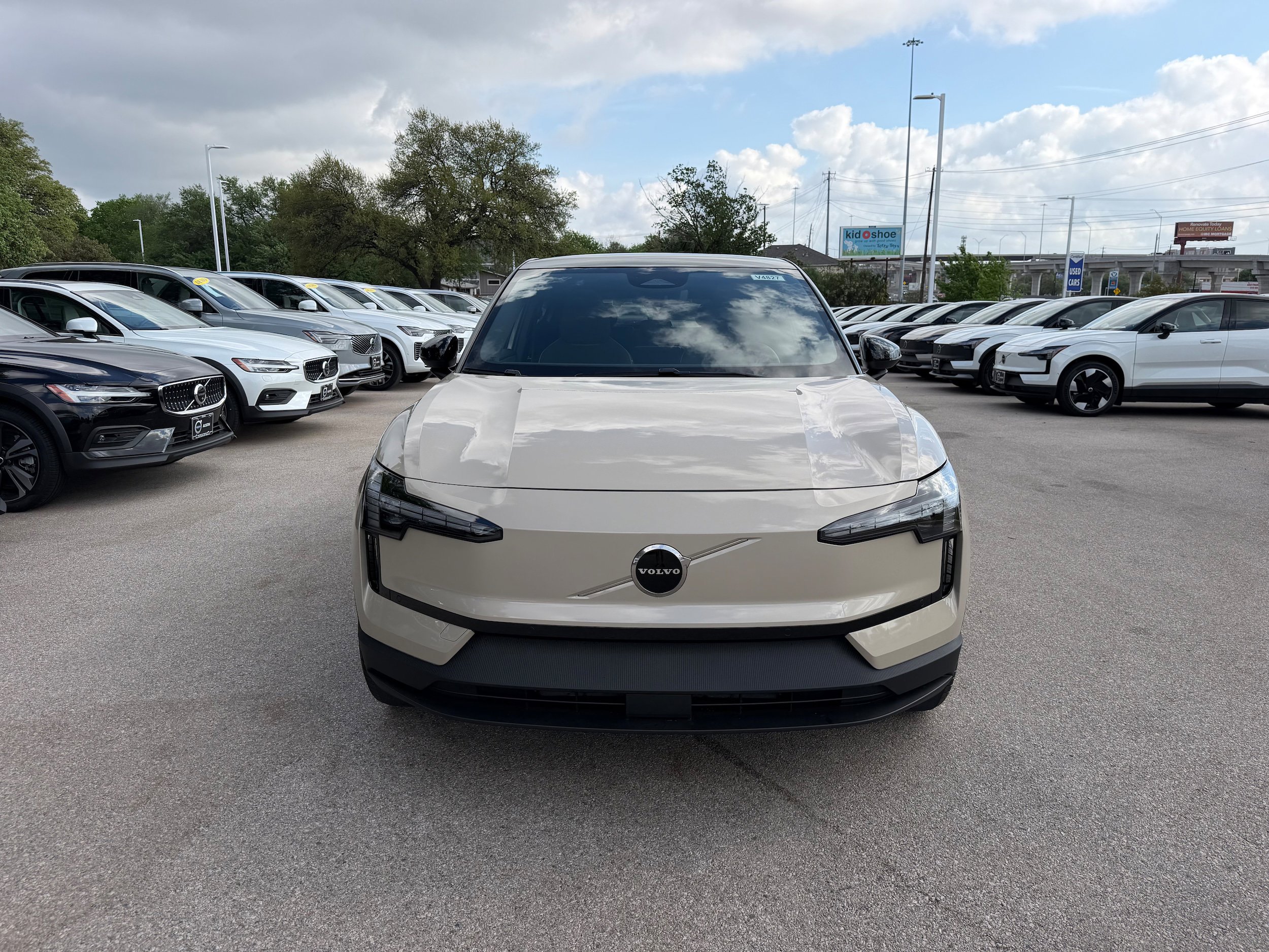 New 2026 Volvo EX30 Plus w/ Protection Package Premier image 6