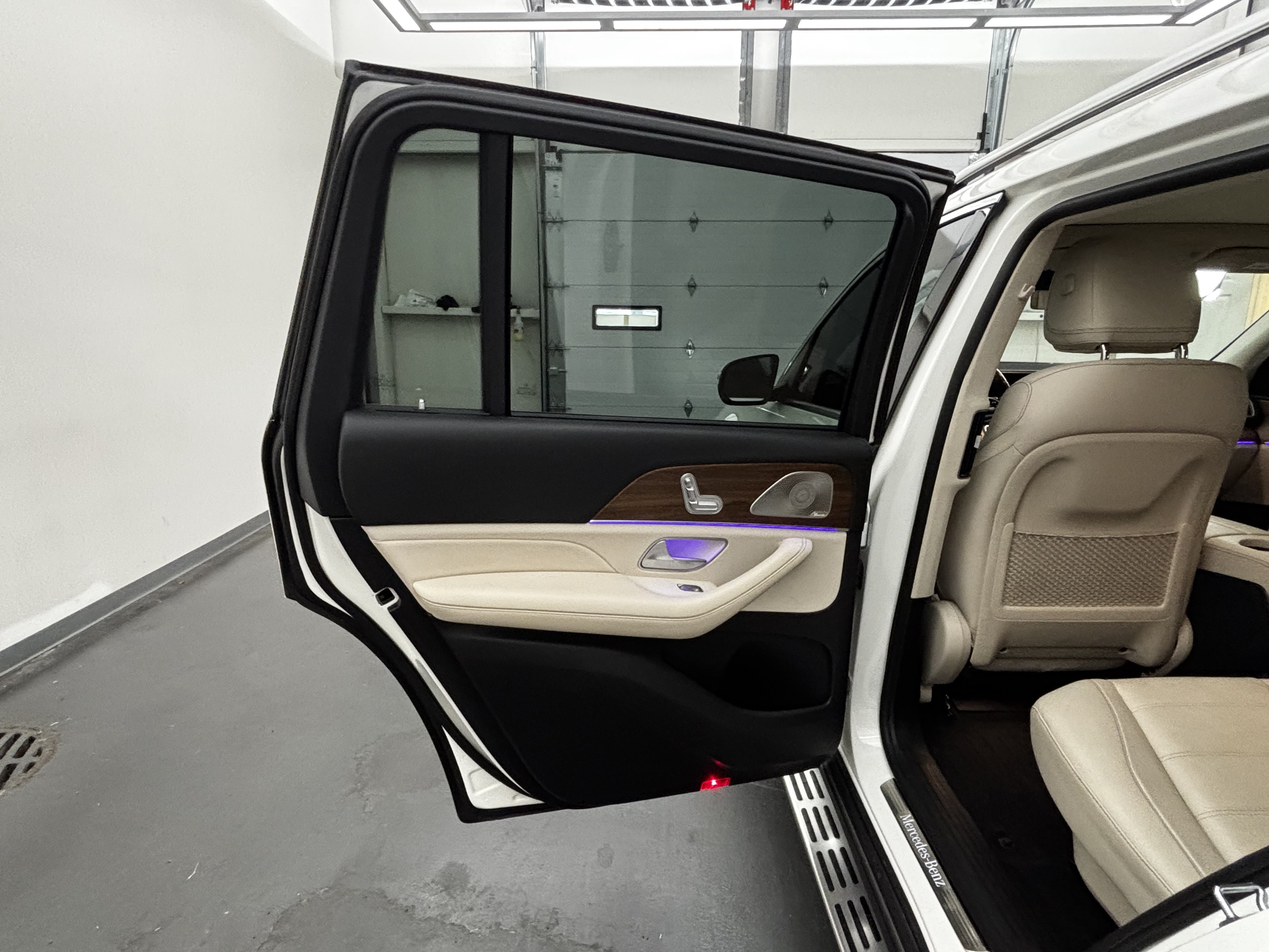 Used 2021 Mercedes-Benz GLS 450 4MATIC image 17