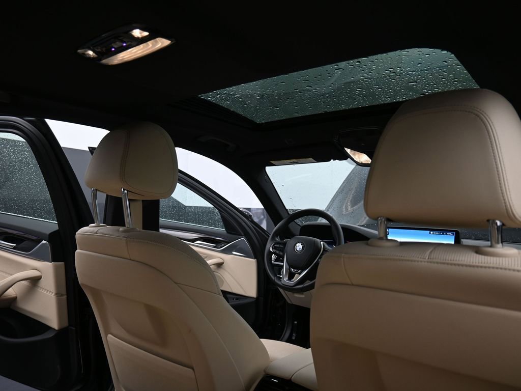 Used 2023 BMW 530i xDrive w/ Convenience Package AWD/4WD image 18