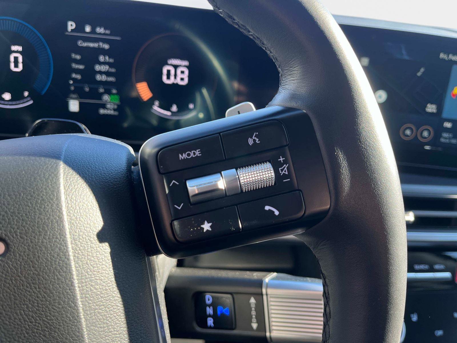 Used 2025 Hyundai Santa Fe XRT image 27