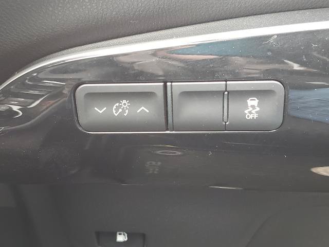 Used 2016 Toyota Prius Three FWD image 21