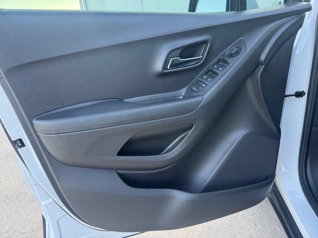 Used 2020 Chevrolet Trax LT FWD image 4