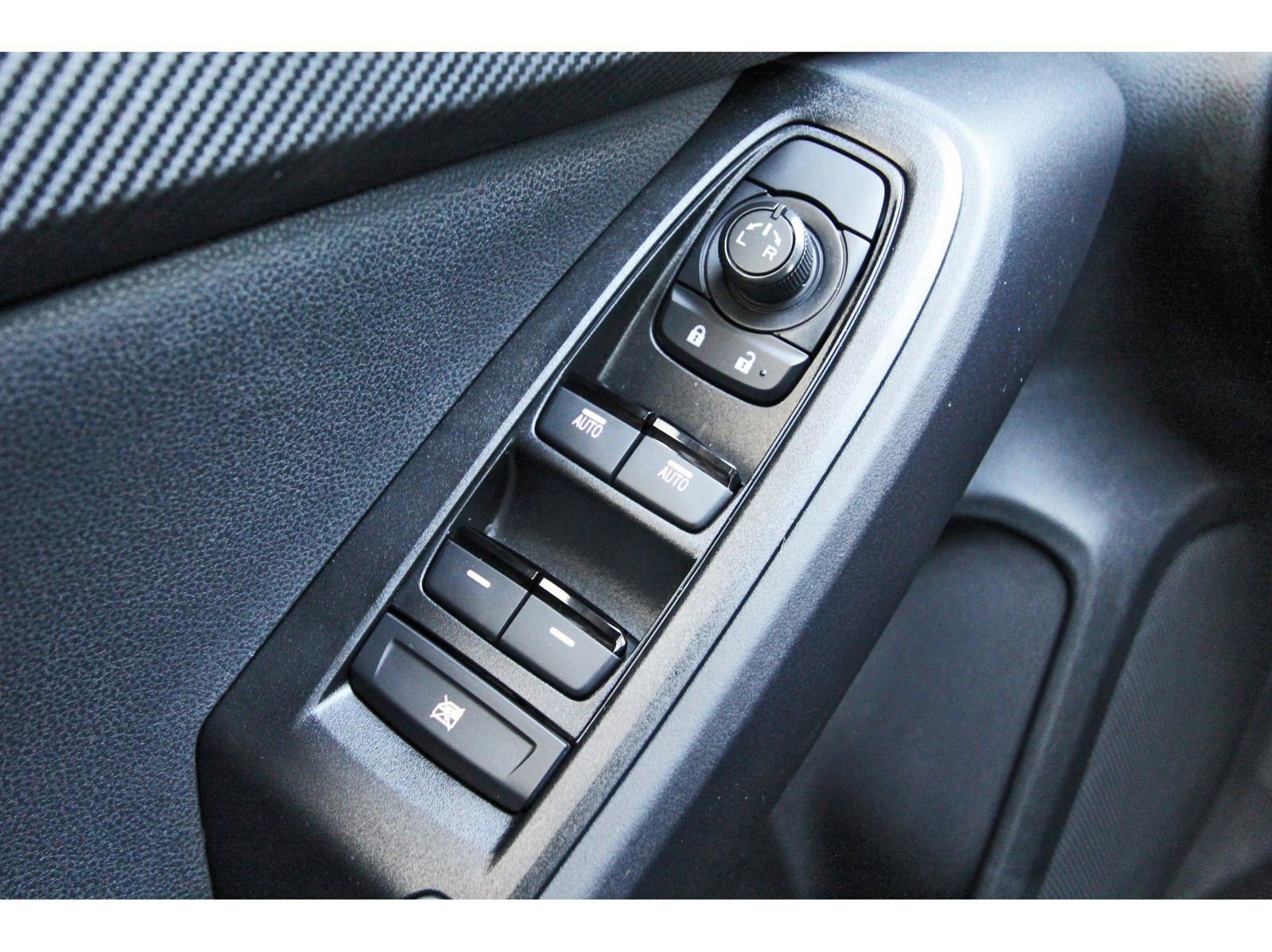 New 2026 Subaru Crosstrek 2.0i Premium AWD/4WD image 17