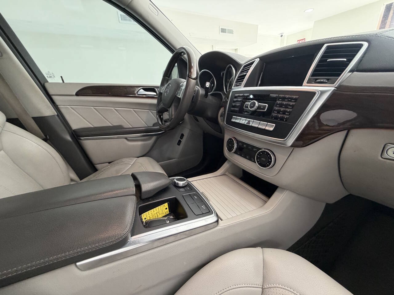Used 2014 Mercedes-Benz GL 450 4MATIC image 26