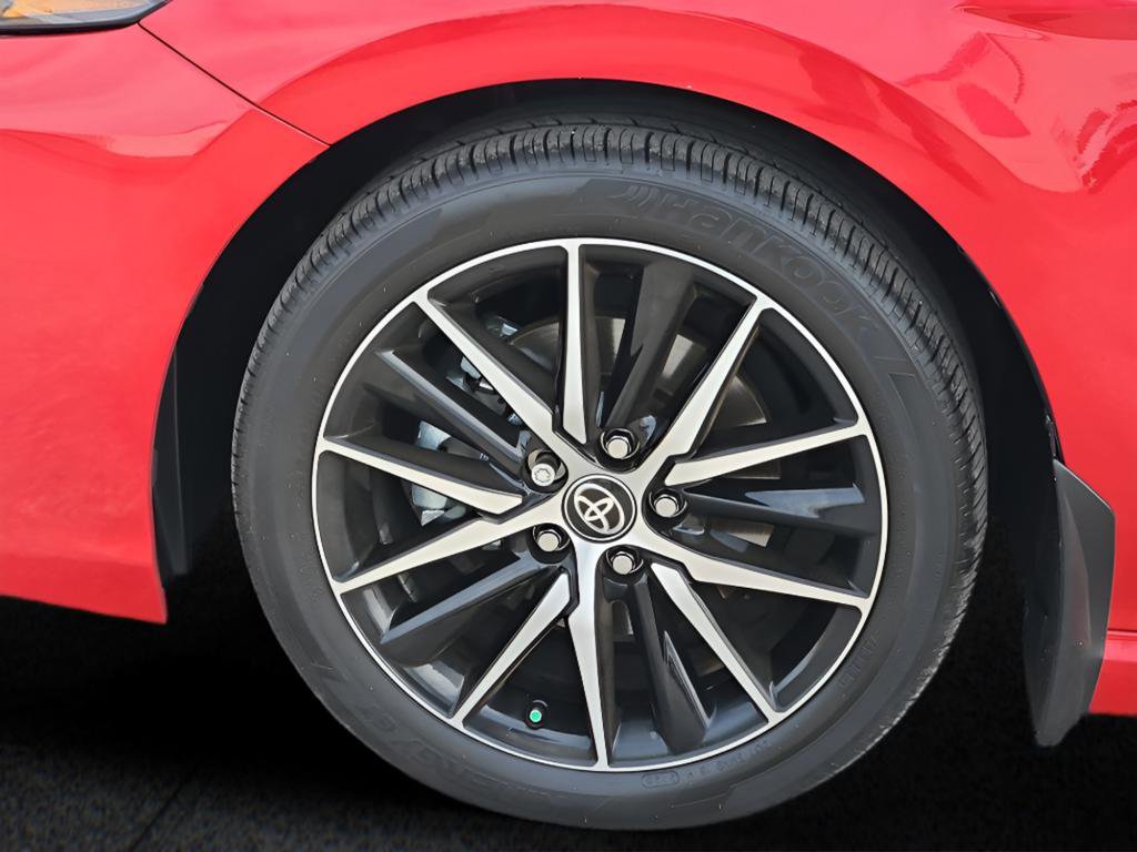 Used 2024 Toyota Camry SE image 8