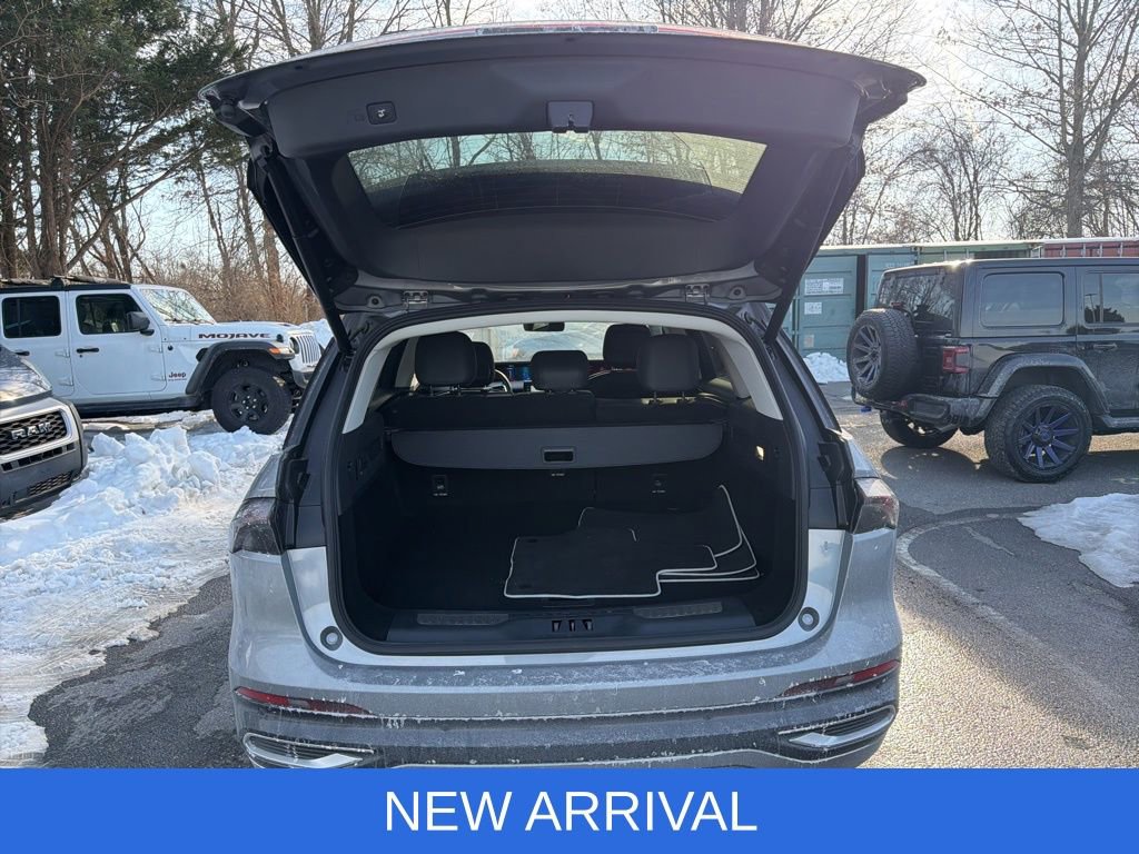 Used 2025 Lincoln Nautilus Reserve image 9