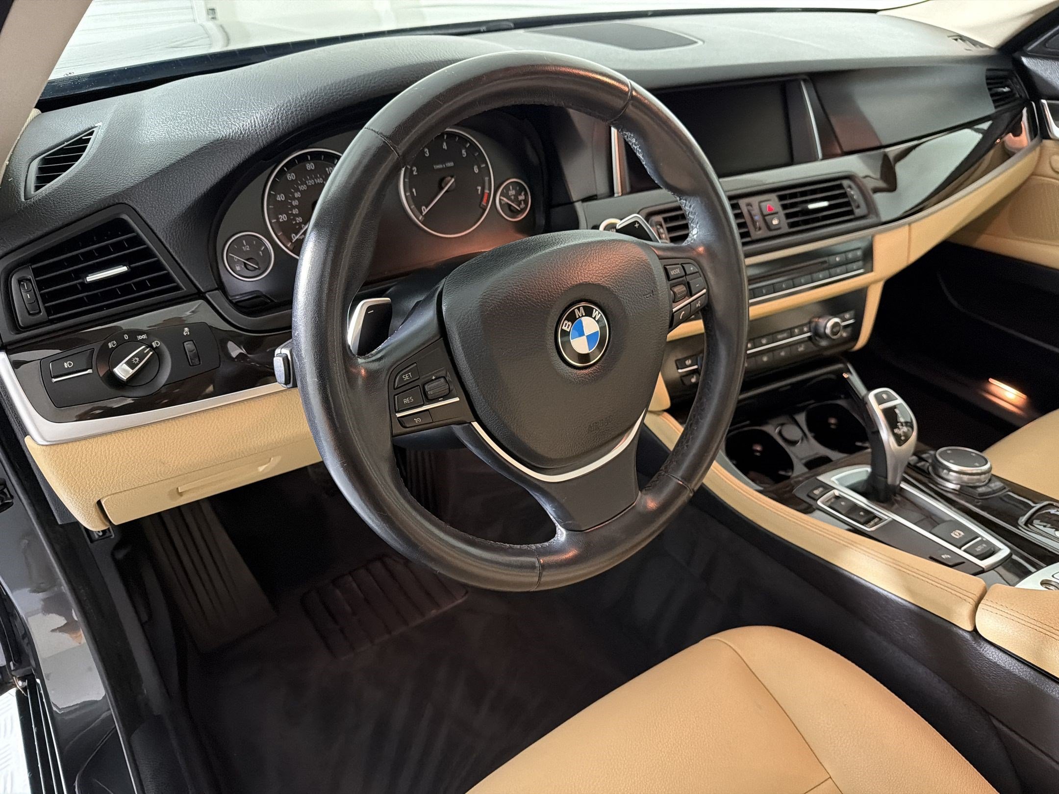 Used 2016 BMW 528i Sedan RWD image 4