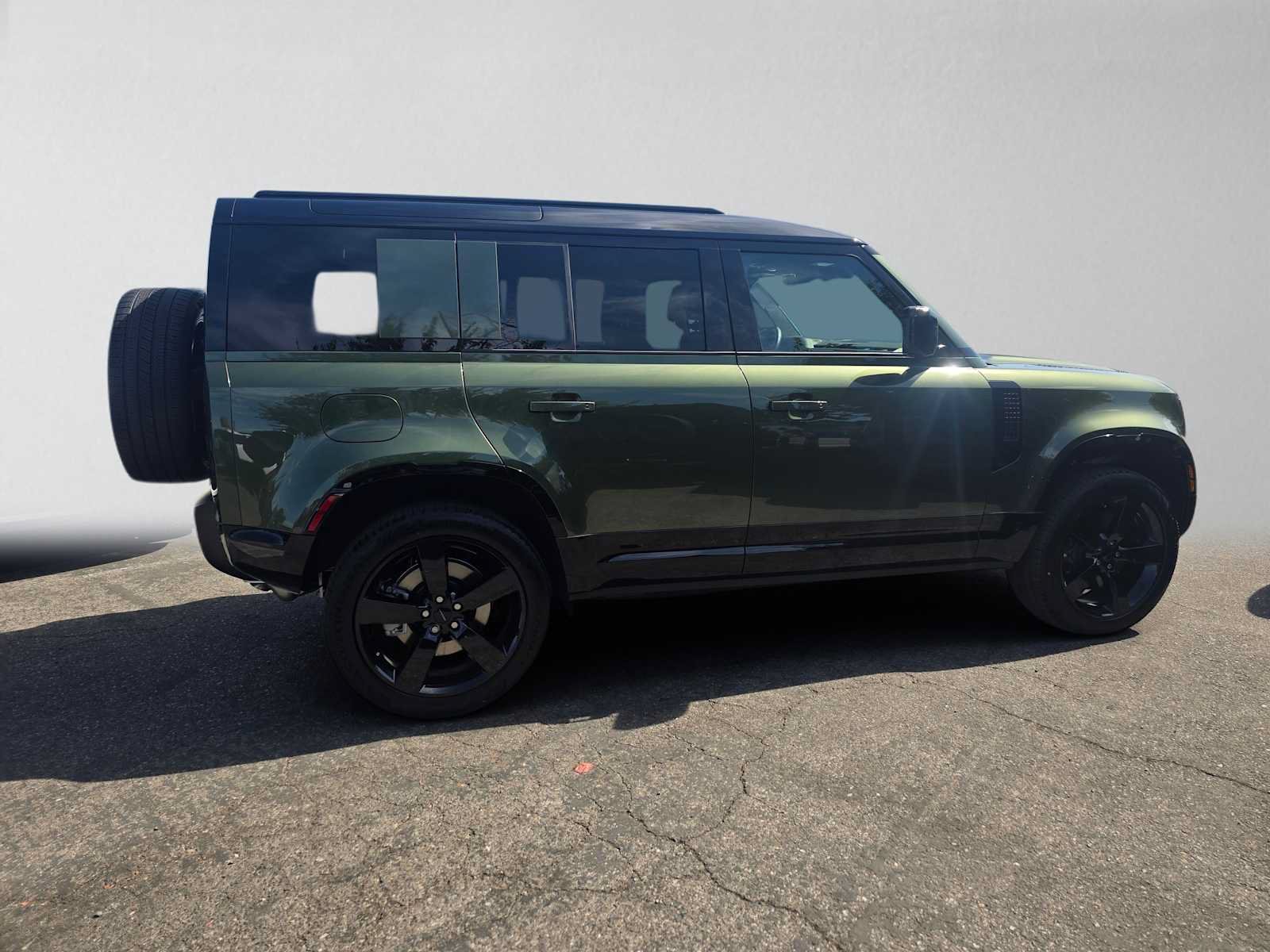New 2026 Land Rover Defender 110 X-Dynamic SE AWD/4WD image 6