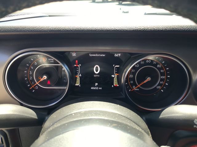 Certified 2022 Jeep Gladiator Sport AWD/4WD image 10