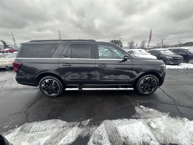 Used 2022 Ford Expedition Max Limited image 6
