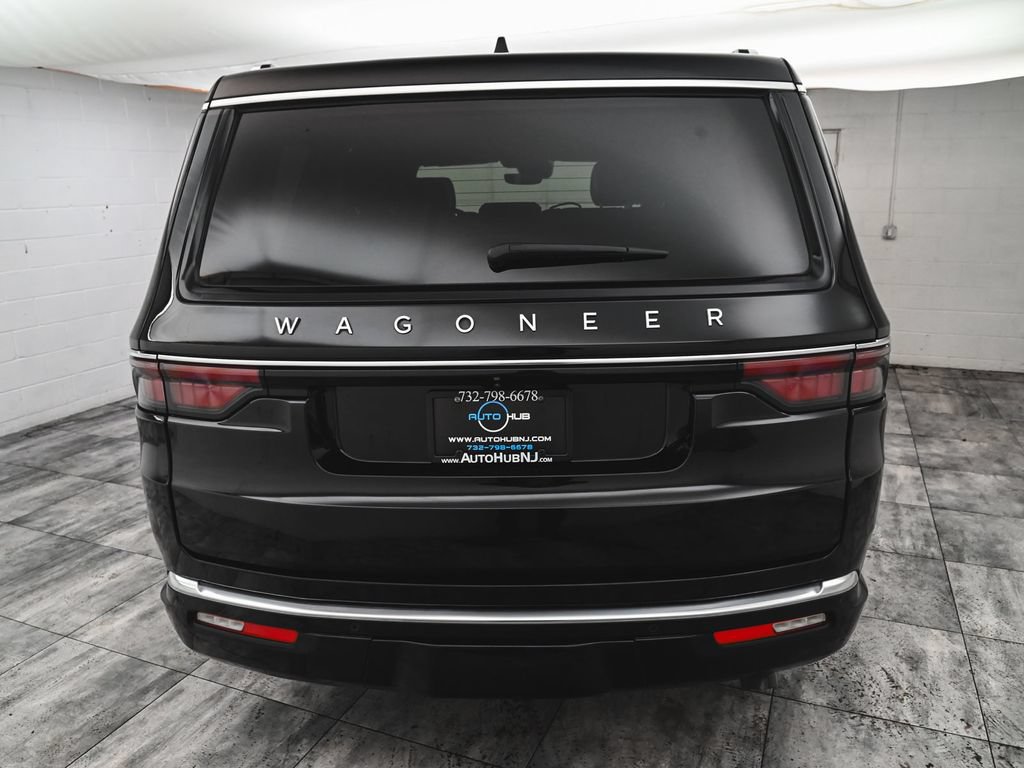 Used 2025 Jeep Wagoneer 4WD image 5