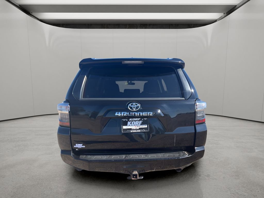 Used 2016 Toyota 4Runner SR5 AWD/4WD image 4