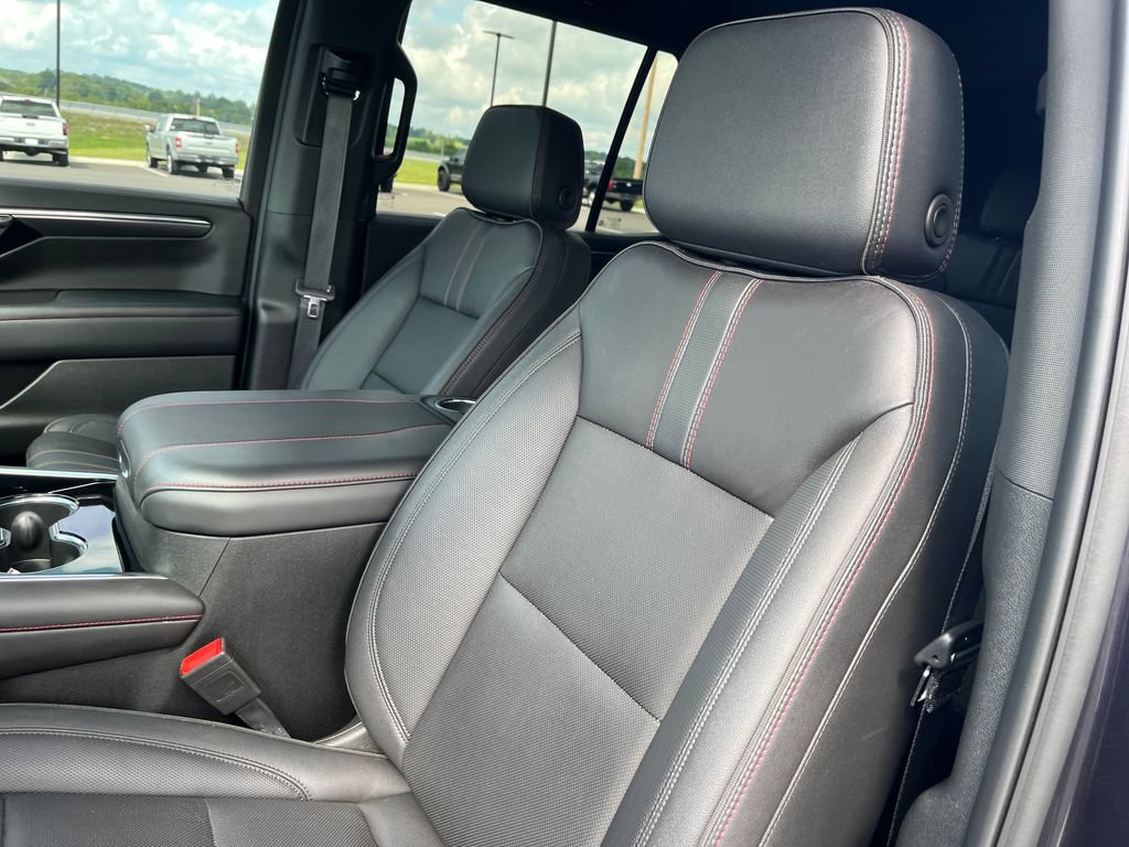 Used 2025 Chevrolet Tahoe RST w/ Comfort Package AWD/4WD image 12