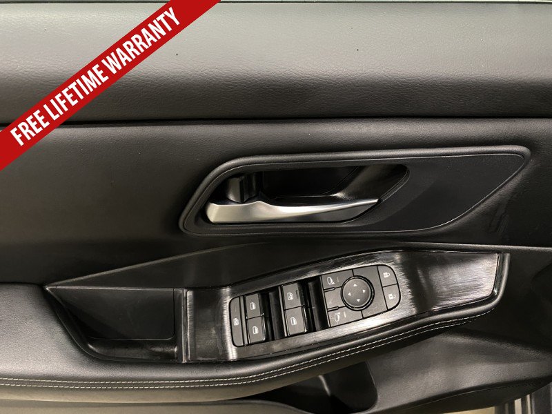 Used 2025 Nissan Rogue SV FWD image 26