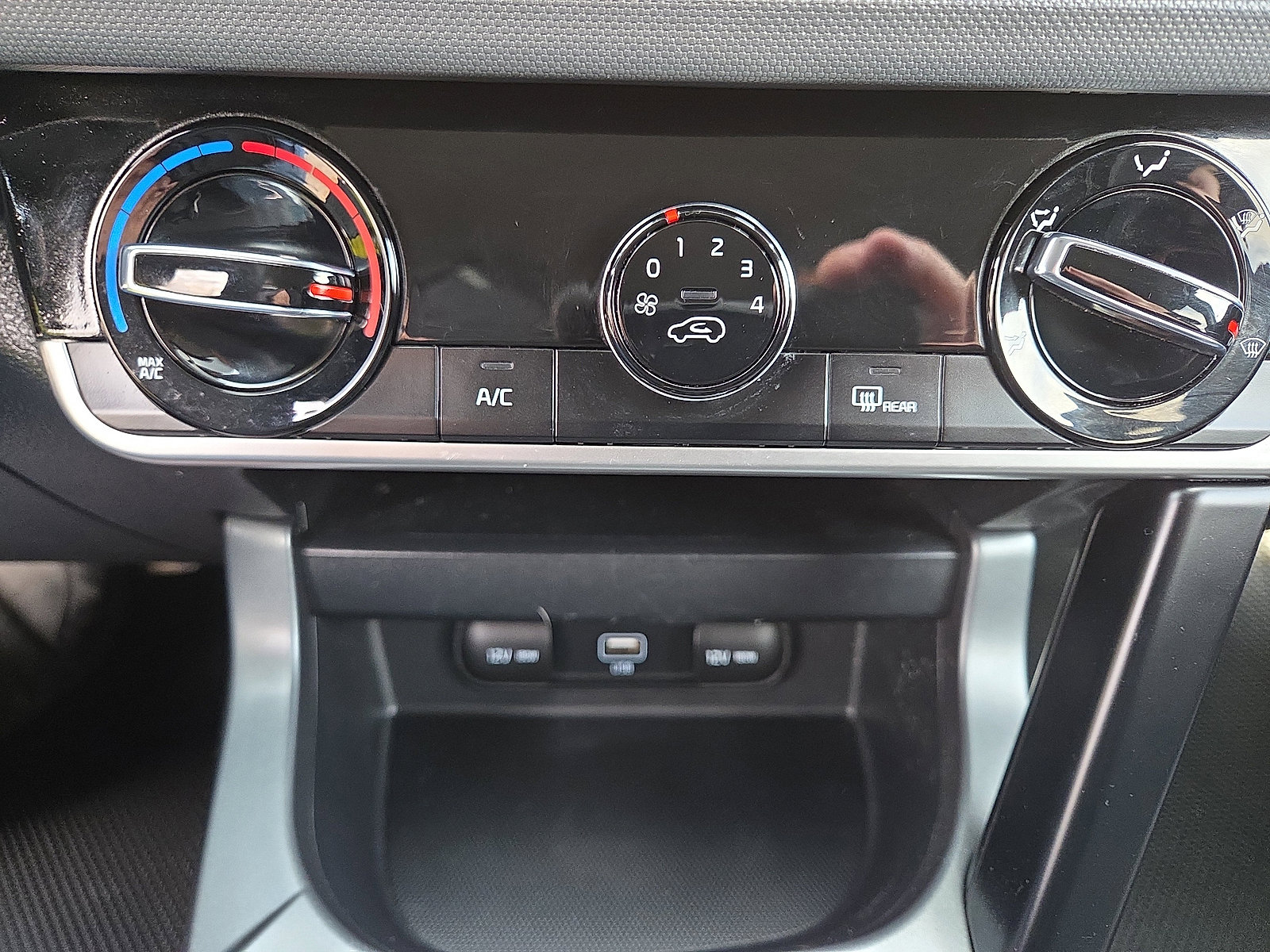 Used 2021 Kia Seltos LX image 27