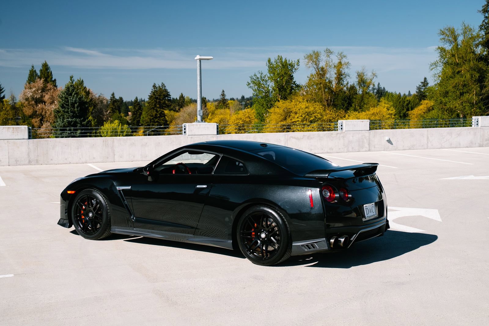 Used 2017 Nissan GT-R Premium w/ Premium Interior Package image 12