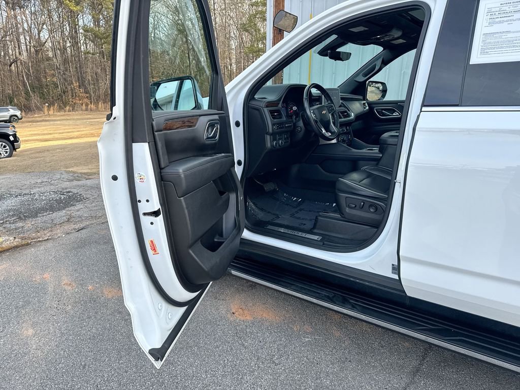 Used 2021 Chevrolet Tahoe Premier w/ Premium Package image 13