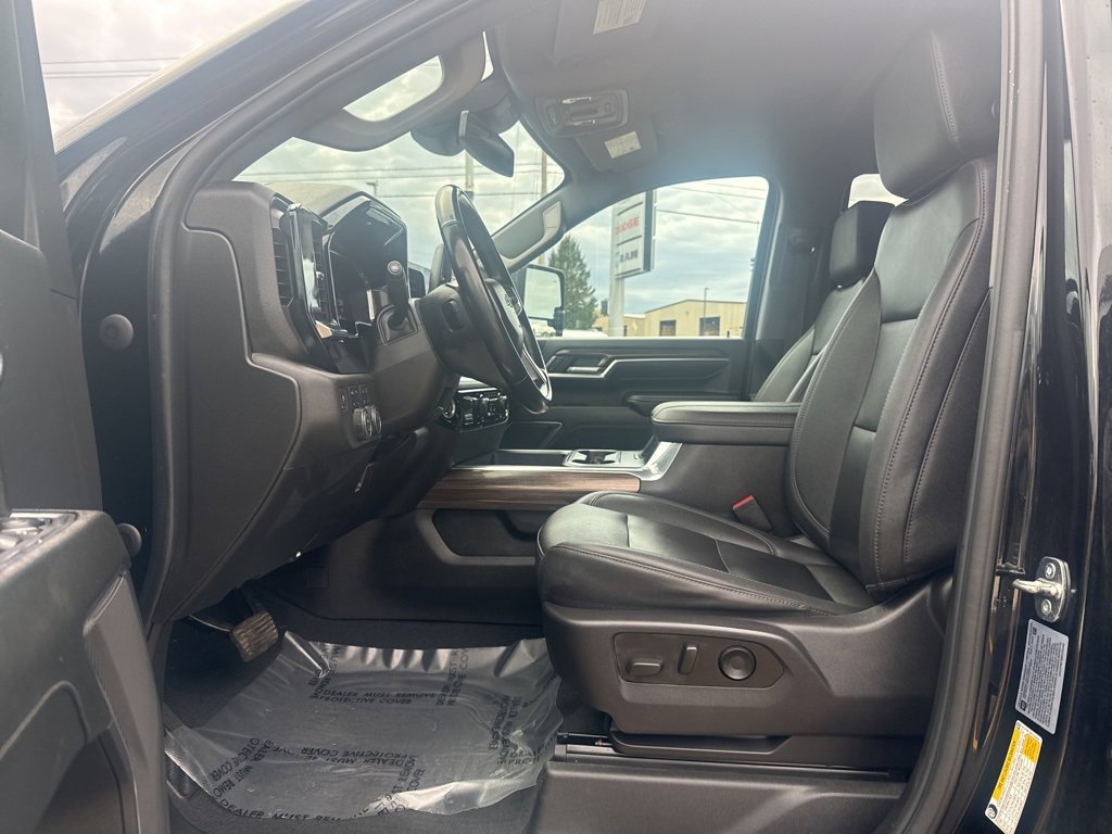 Used 2024 Chevrolet Silverado 2500 LT w/ Midnight Edition image 19