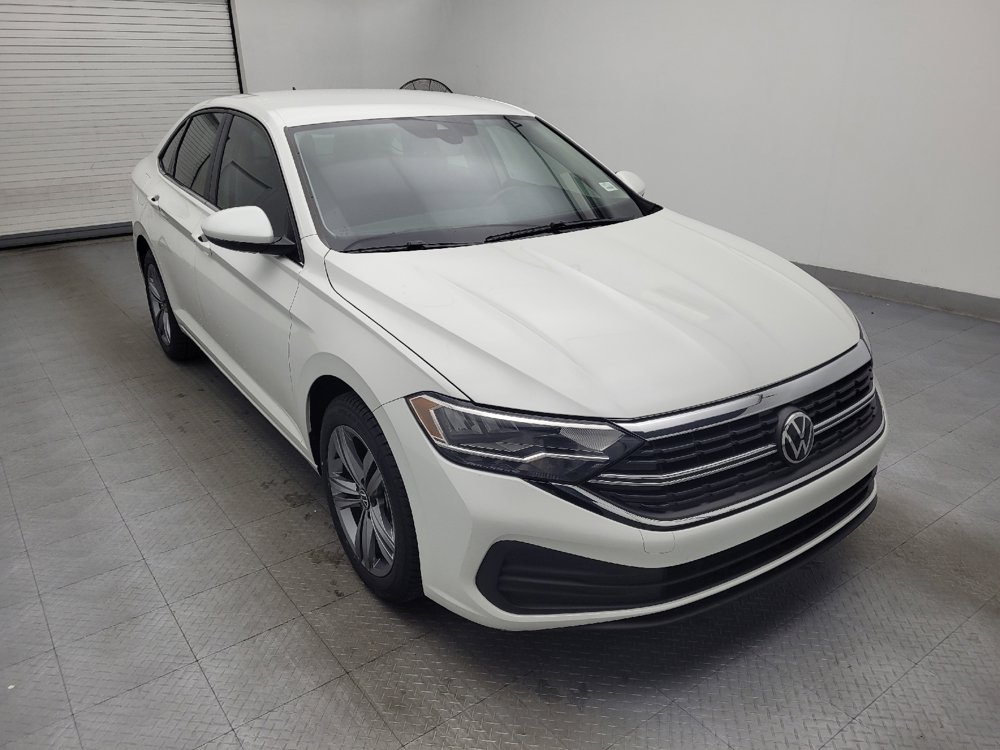 Used 2024 Volkswagen Jetta SE image 13