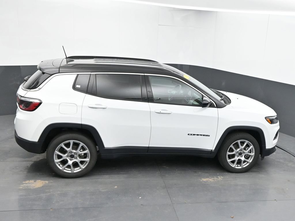 Used 2025 Jeep Compass Limited AWD/4WD image 46