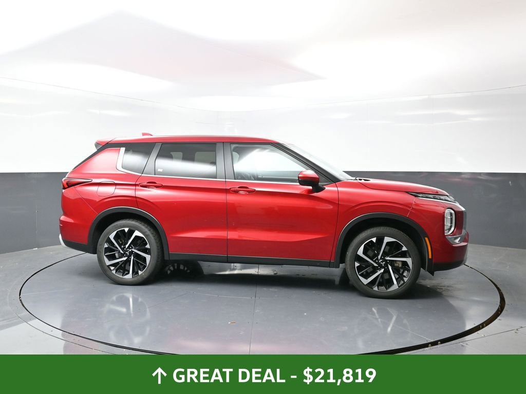 Used 2024 Mitsubishi Outlander SE image 4