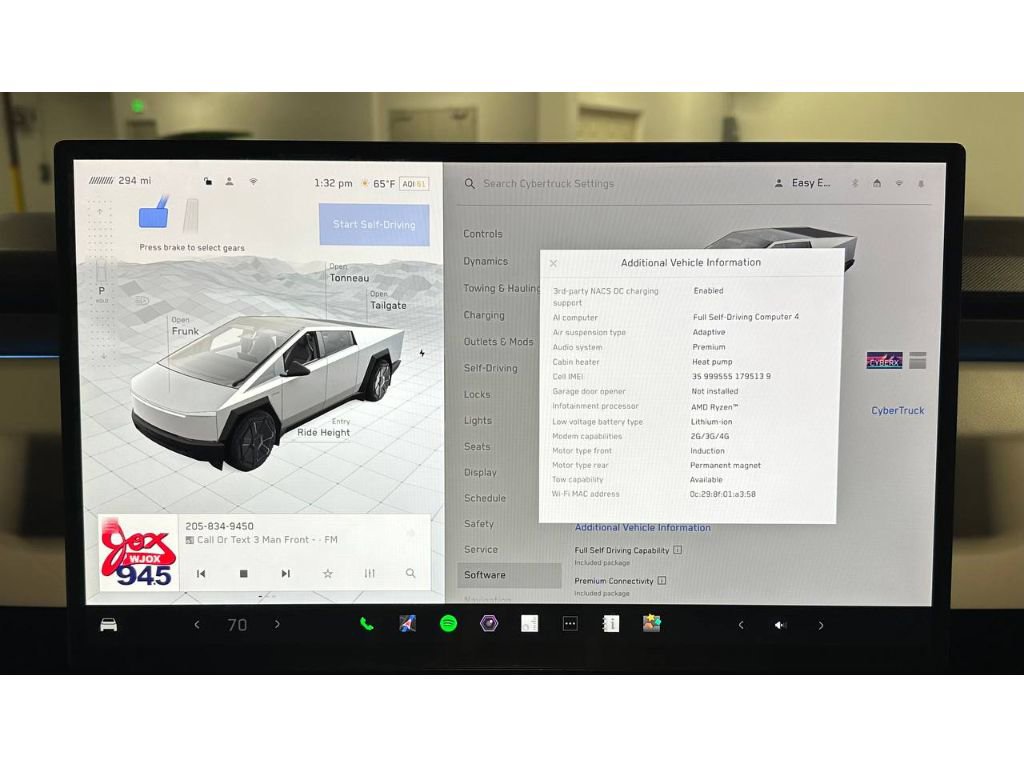 Used 2024 Tesla Cybertruck AWD Crew Cab image 28