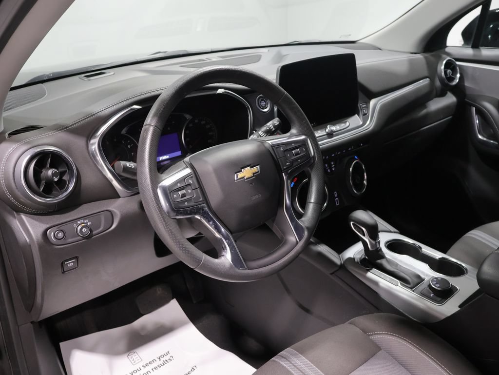 Used 2025 Chevrolet Blazer LT AWD/4WD image 16