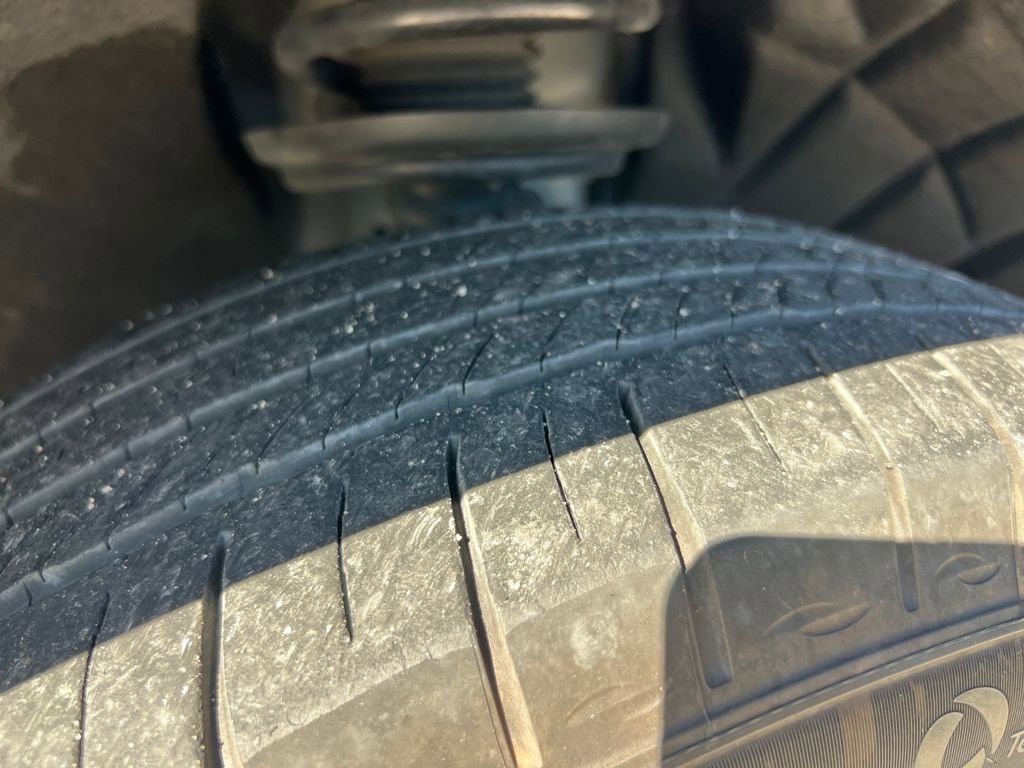 Used 2023 GMC Acadia Denali image 32