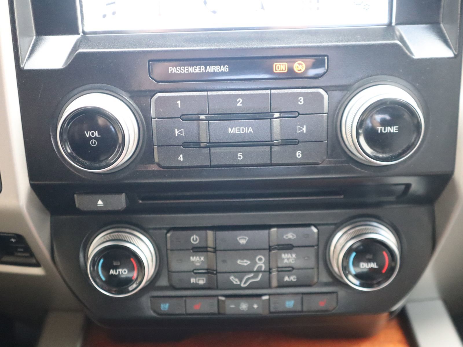 Used 2017 Ford F250 King Ranch w/ Chrome Package image 36