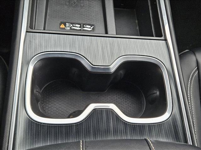 Used 2024 GMC Acadia Elevation image 12