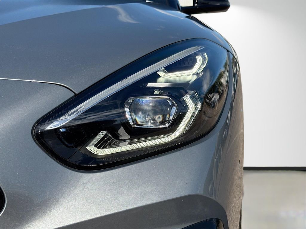 Used 2023 BMW Z4 M40i w/ Premium Package image 9