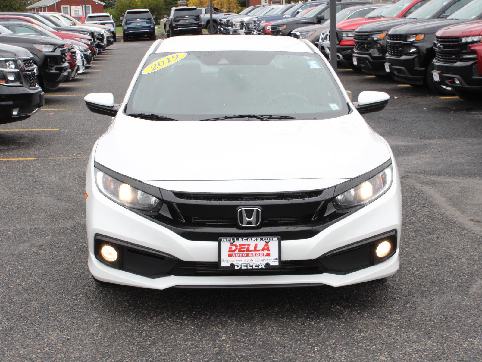 Used 2019 Honda Civic Sport image 2