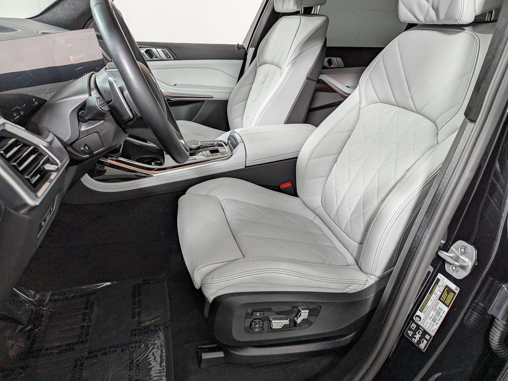 Used 2025 BMW X7 xDrive40i w/ Premium Package AWD/4WD image 19