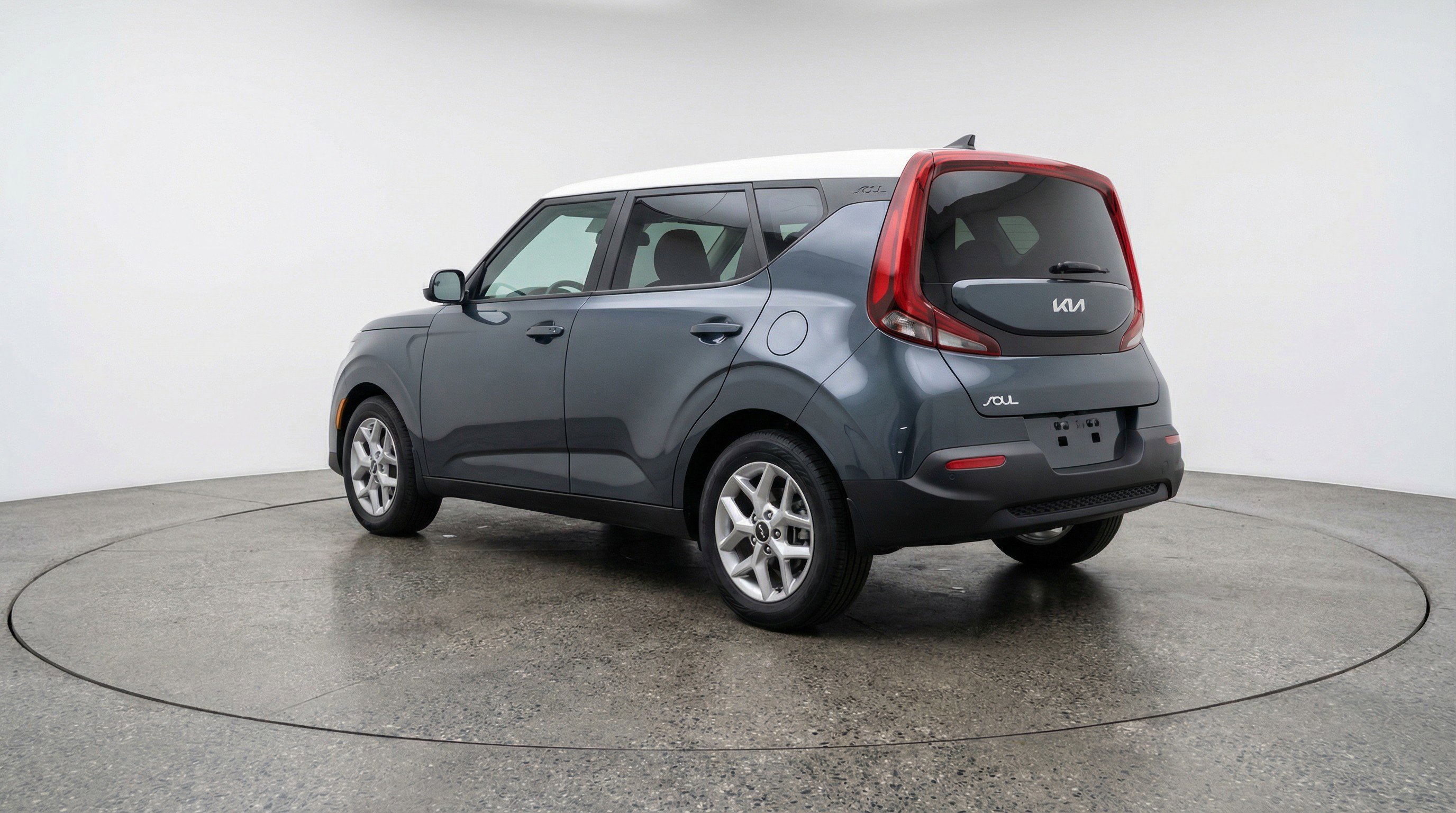 Used 2025 Kia Soul LX w/ LX Technology Package FWD image 6