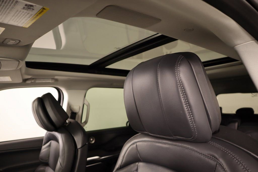 New 2025 Lincoln Navigator Reserve image 16