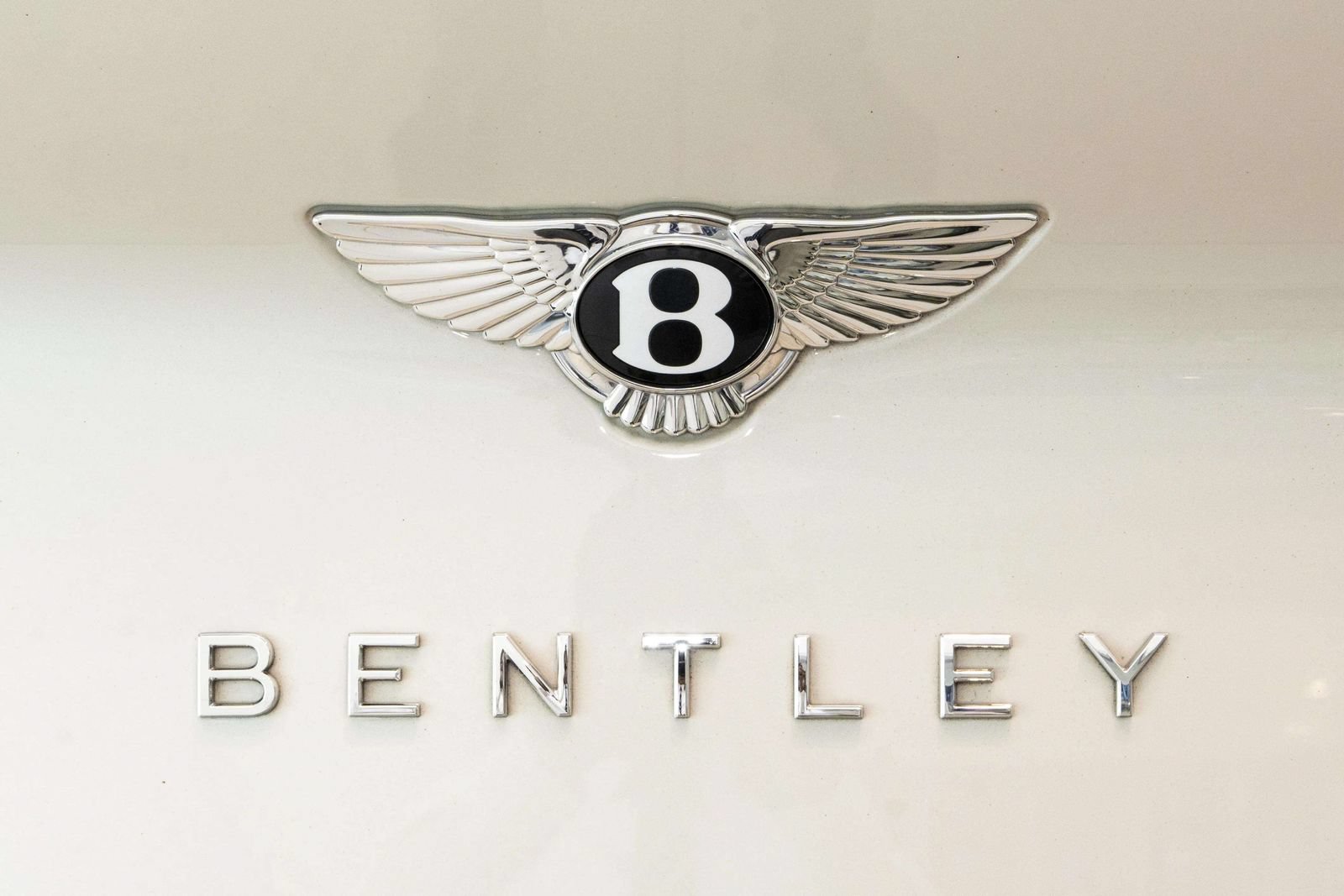 Used 2022 Bentley Bentayga AWD/4WD image 68