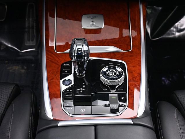 Used 2024 BMW ALPINA XB7 image 37