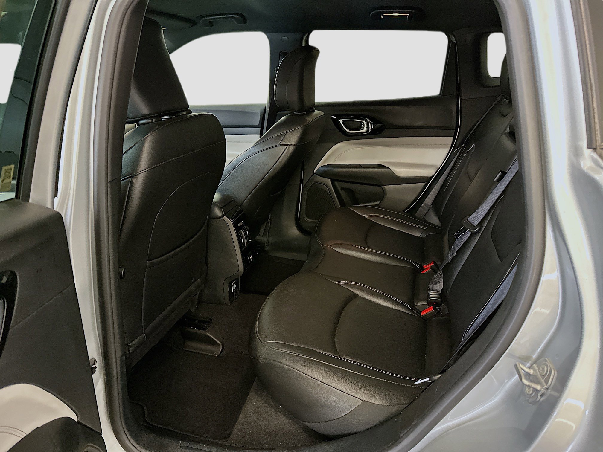 Used 2025 Jeep Compass Limited AWD/4WD image 28