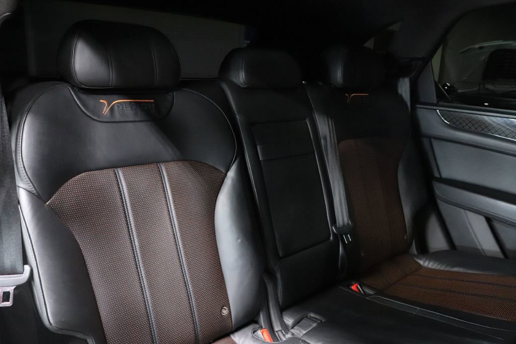Used 2020 Bentley Bentayga Design Series image 26