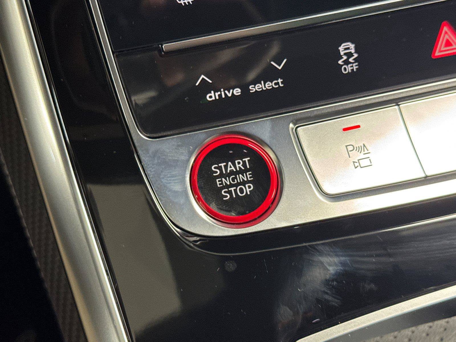 New 2026 Audi SQ8 Premium Plus AWD/4WD image 22
