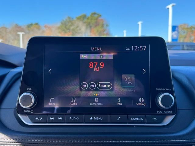 Used 2023 Nissan Rogue SV image 11