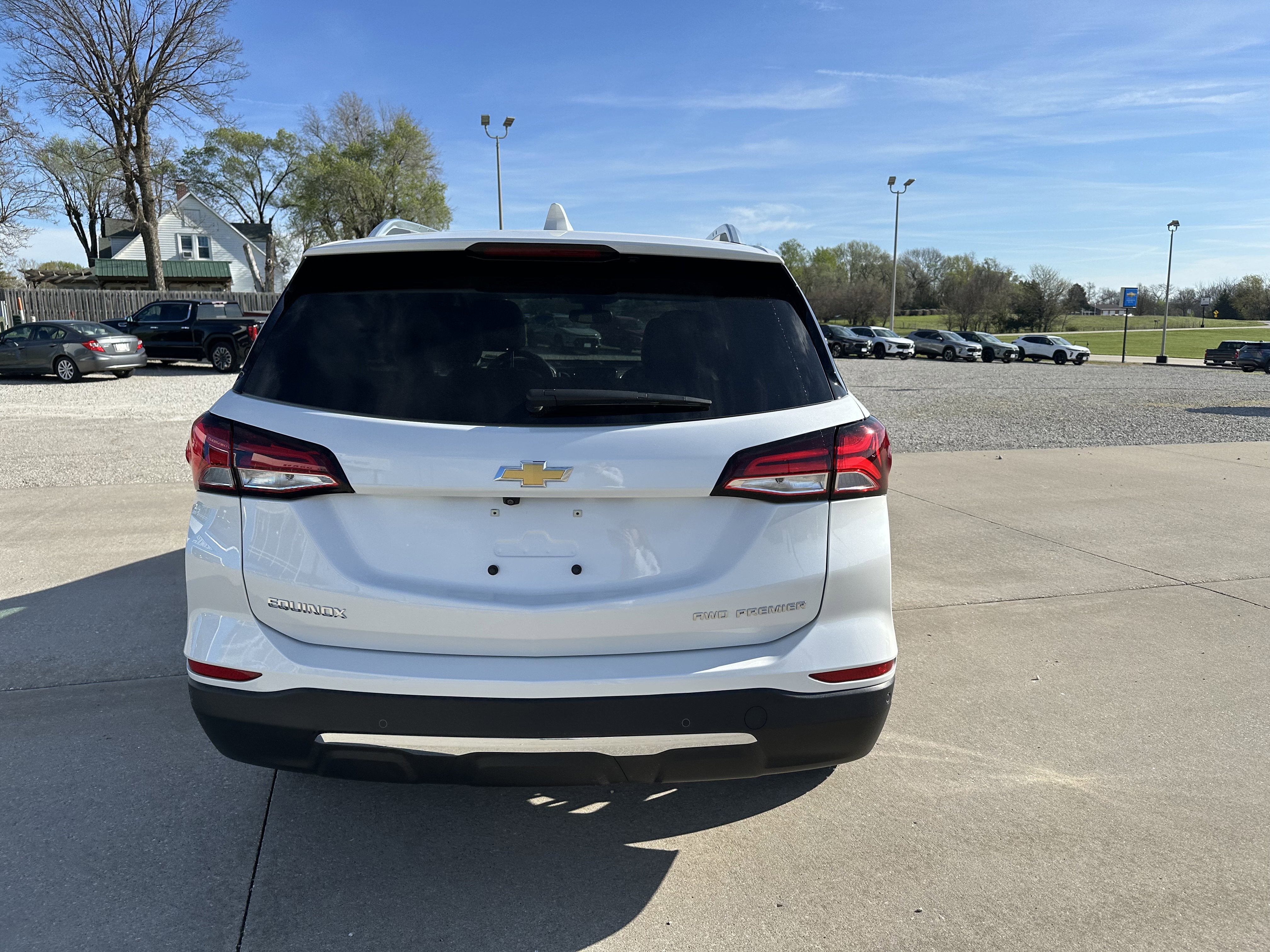 Used 2024 Chevrolet Equinox Premier AWD/4WD image 4