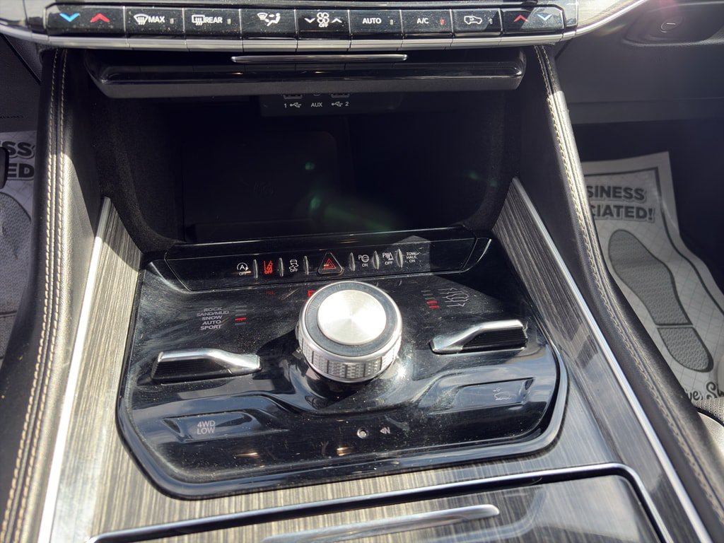 Used 2022 Jeep Wagoneer Series II w/ Convenience Group I AWD/4WD image 14
