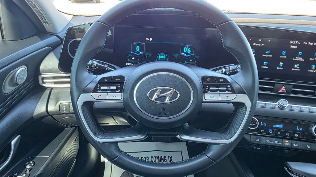 Used 2023 Hyundai Elantra Limited image 28