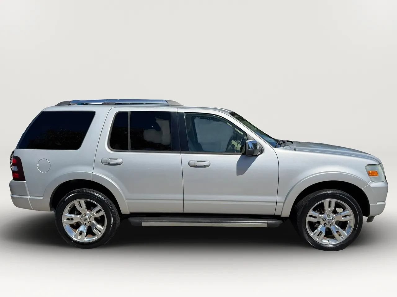 Used 2009 Ford Explorer Limited RWD image 2
