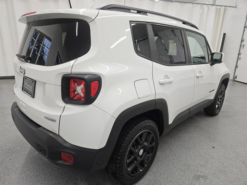 Used 2020 Jeep Renegade Latitude AWD/4WD image 5