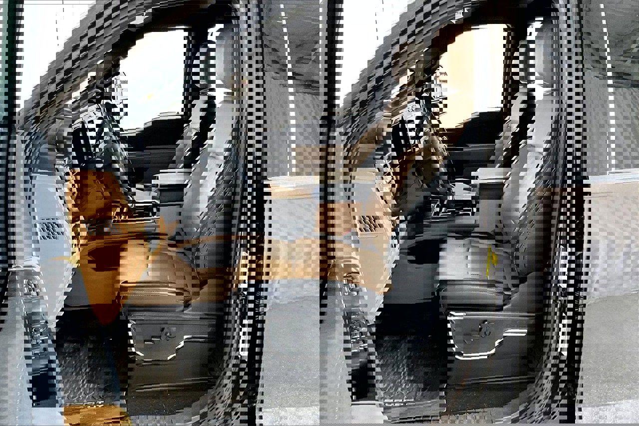 Used 2024 Ford F250 Lariat w/ Lariat Ultimate Package image 15