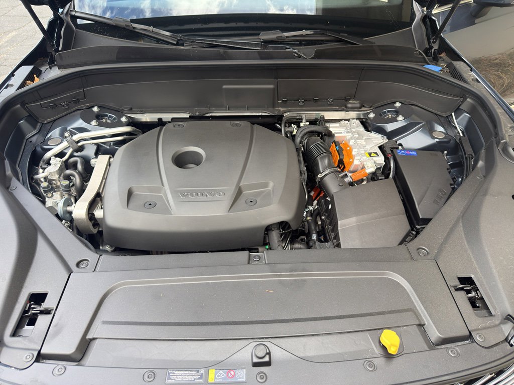 New 2026 Volvo XC90 T8 Plus w/ Protection Package Premier image 40