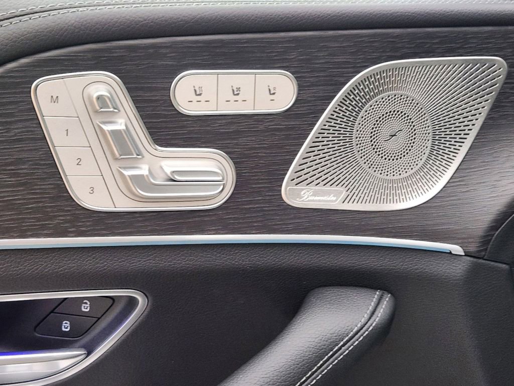 Used 2025 Mercedes-Benz GLS 450 4MATIC image 8